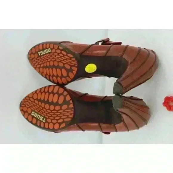 TSUBO Maryjane Women's 3.5" High Heel Pump - Picture 10 of 12